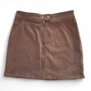 Kendall & Kylie Faux Suede Mini Skirt Tan. Size Medium